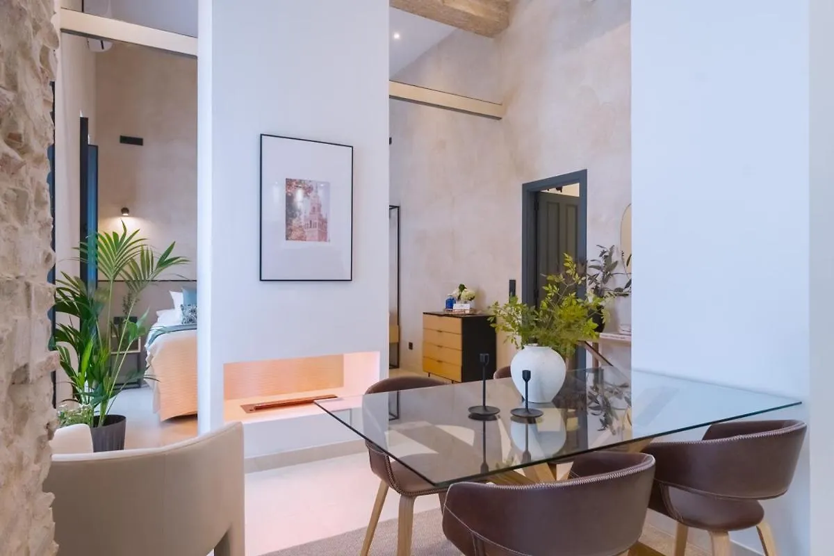 Luxurious Studio Located In Casa Pilatos Seville Apartment