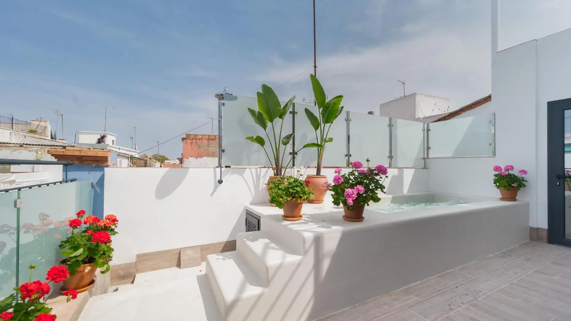 Luxurious Studio Located In Casa Pilatos Seville Apartment