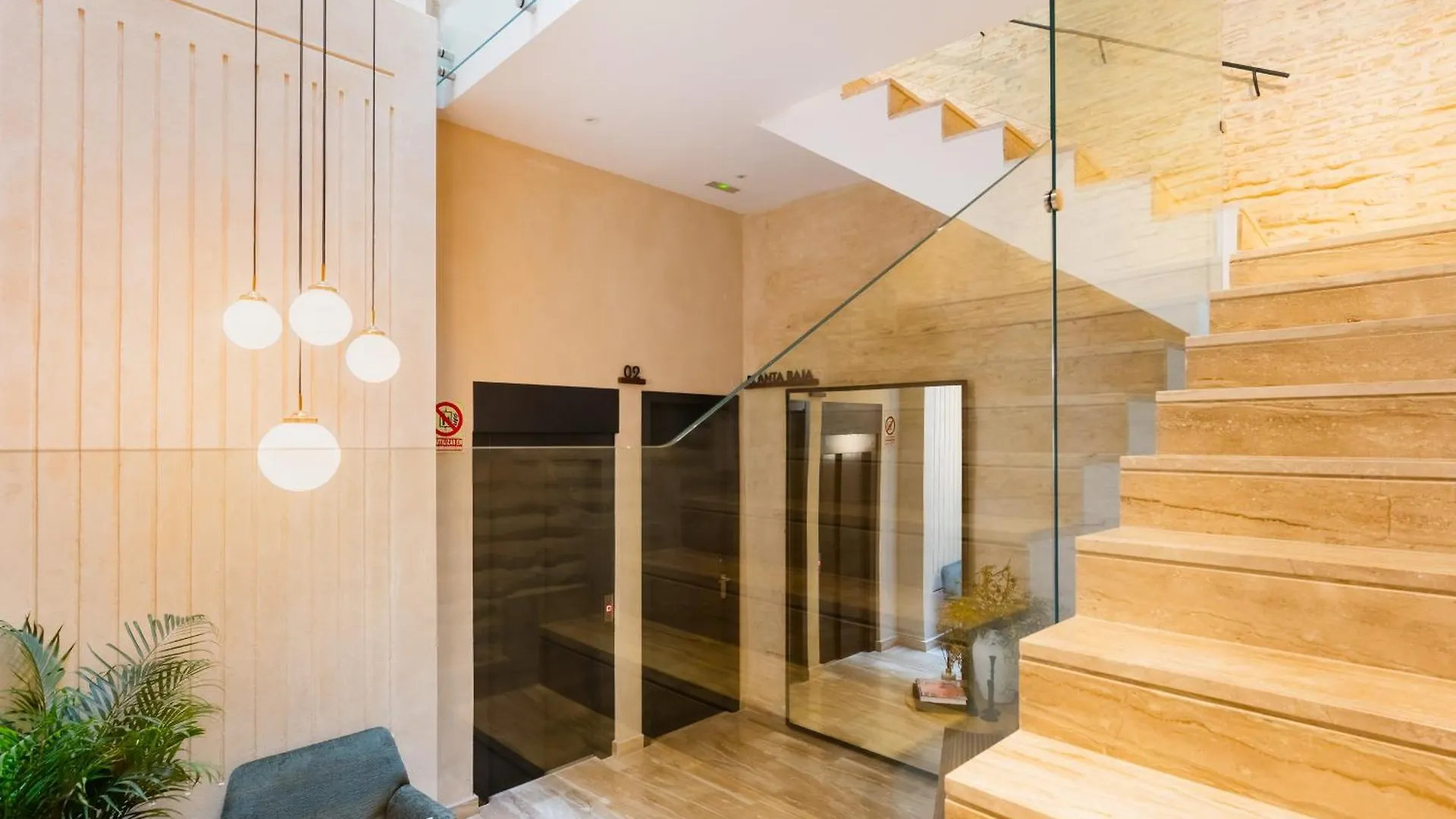 Luxurious Studio Located In Casa Pilatos Seville Apartment
